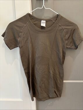 TKEQ Women's Short Sleeve Seam Detail Tee - Brown
